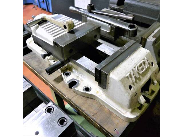 TAKEDA MACHINE TOOLS 205 Vice Image 5
