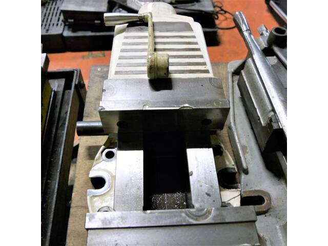 TAKEDA MACHINE TOOLS 205 Vice Image 7