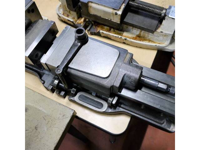 TAKEDA MACHINE TOOLS  Vice Image 1