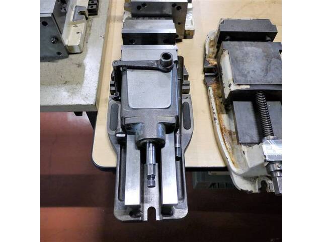 TAKEDA MACHINE TOOLS  Vice Image 2