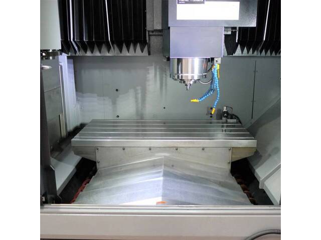 OKK VP600 Vertical Machining Center Image 8