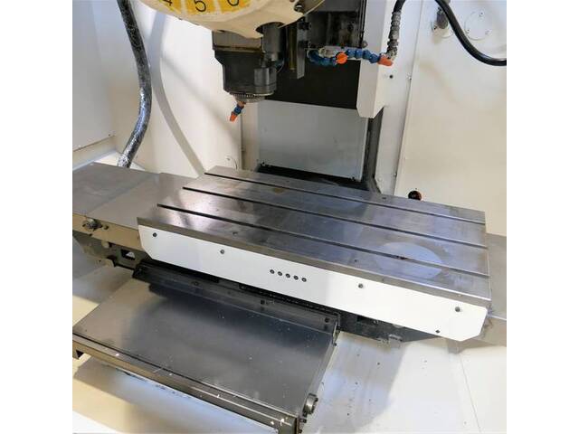 FANUC α-T21iDL Vertical Machining Center Image 9