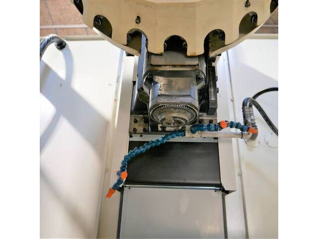 FANUC α-T21iDL Vertical Machining Center Image 10