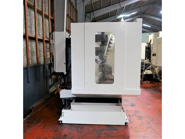 FANUC α-T21iFL Vertical Machining Center Image 9