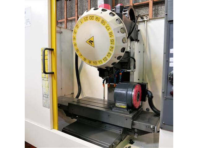FANUC α-T21iFL Vertical Machining Center Image 5