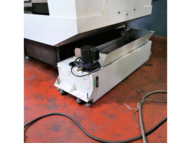 FANUC α-T21iFL Vertical Machining Center Image 11