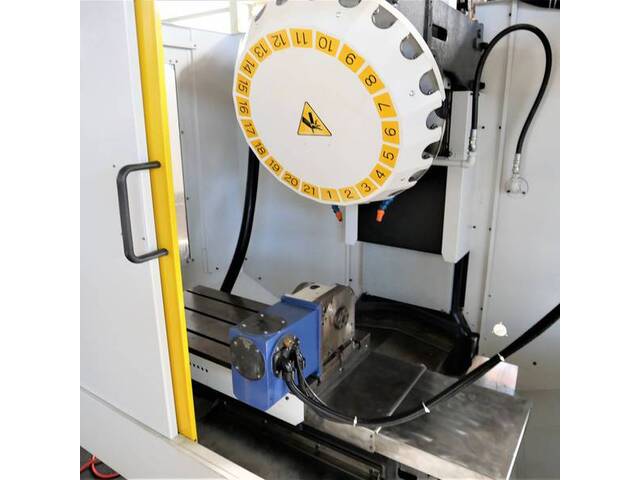 FANUC α-T21iDL Vertical Machining Center Image 5