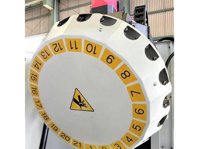 FANUC α-T21iDL Vertical Machining Center Image 6