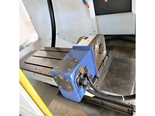 FANUC α-T21iDL Vertical Machining Center Image 7