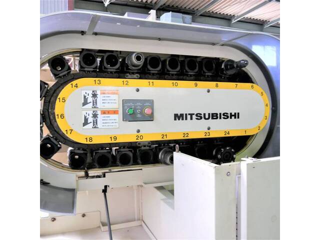 三菱重工 M-V50D Vertical Machining Center Image 6