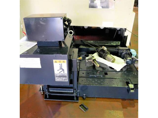 MAKINO V-77 Vertical Machining Center Image 8