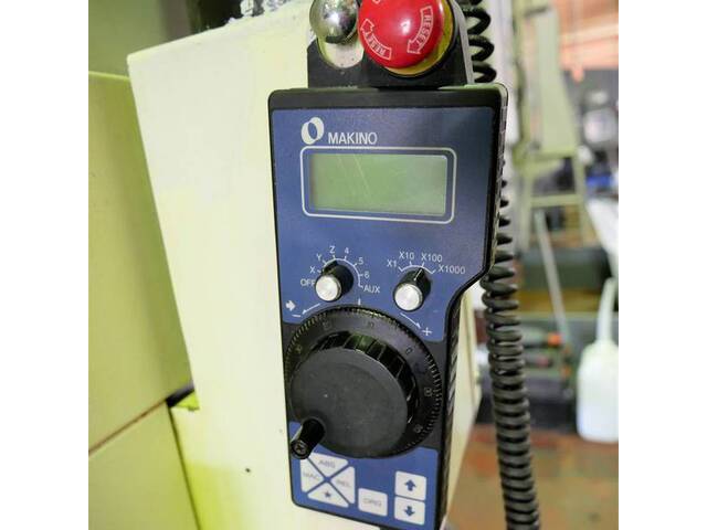 MAKINO V-77 Vertical Machining Center Image 9