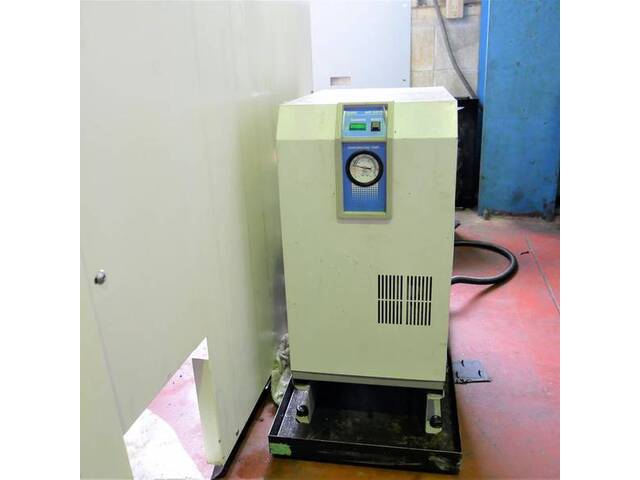 MAKINO V-77 Vertical Machining Center Image 10