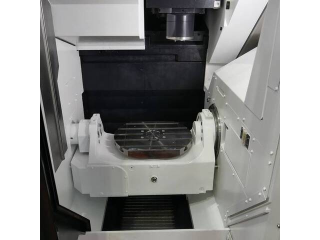 MAZAK VARIAXIS i-500 5Axis Machining Center Image 7
