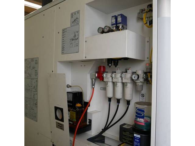 MAZAK VARIAXIS i-500 5Axis Machining Center Image 12