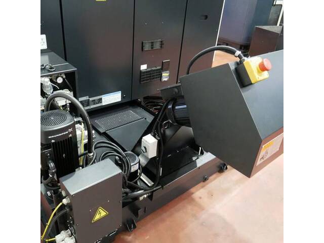 MAZAK VARIAXIS i-500 5Axis Machining Center Image 11