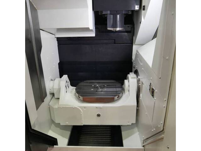 ヤマザキマザック VARIAXIS i-500 5軸マシニングセンタ の画像 3枚目