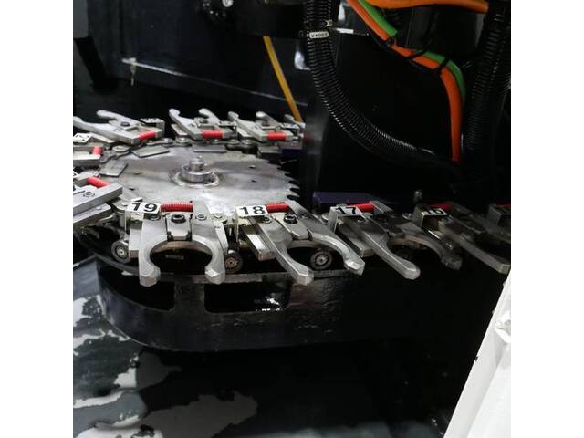 ヤマザキマザック VARIAXIS i-500 5軸マシニングセンタ の画像 7枚目