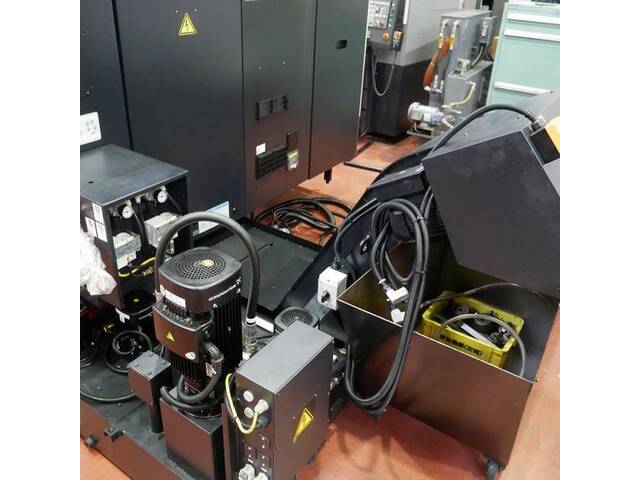 ヤマザキマザック VARIAXIS i-500 5軸マシニングセンタ の画像 11枚目