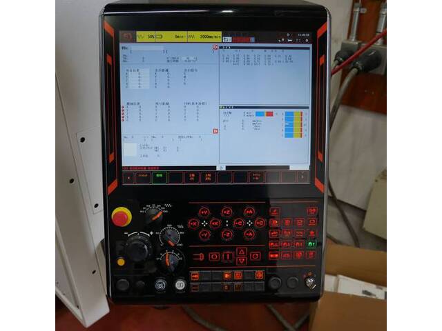 ヤマザキマザック VARIAXIS i-500 5軸マシニングセンタ の画像 3枚目