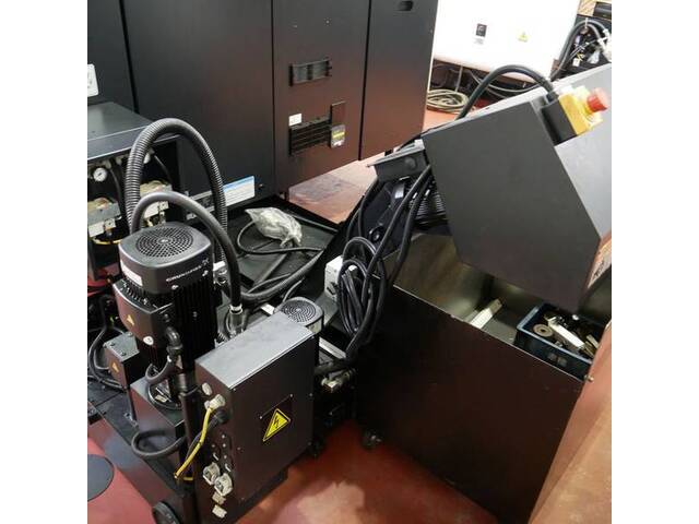 MAZAK VARIAXIS i-500 5Axis Machining Center Image 12