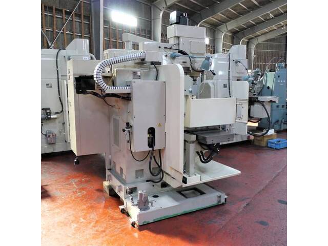 OKUMA & HOWA FMR-40 NC Vertical Milling Machine Image 12