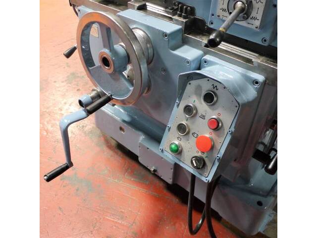 OKK MH-5VJ Vertical Milling Machine Image 11