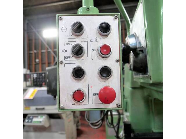 OKUMA & HOWA STM-2V Vertical Milling Machine Image 5