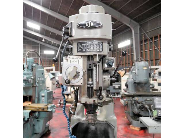 遠州 RA-2 Vertical Milling Machine Image 2