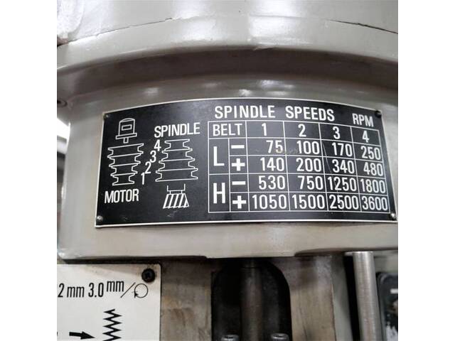 遠州 RA-2 Vertical Milling Machine Image 3