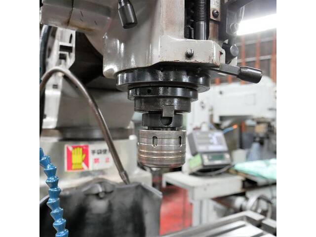 遠州 RA-2 Vertical Milling Machine Image 4