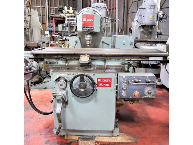 新潟 2UMD Universal Milling Machine Image 1