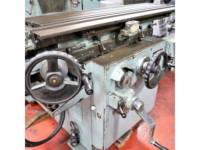 新潟 2UMD Universal Milling Machine Image 9