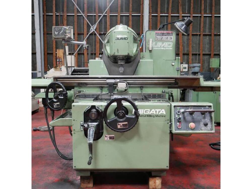 新潟 3UMD型 万能フライス盤