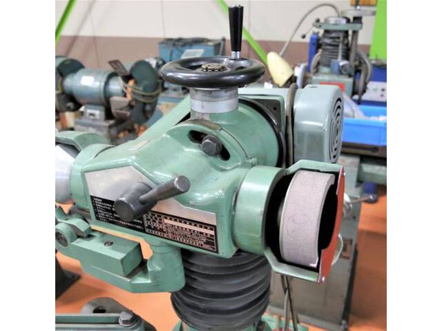 飯田 GE-120S 工具研削盤 の画像 3枚目