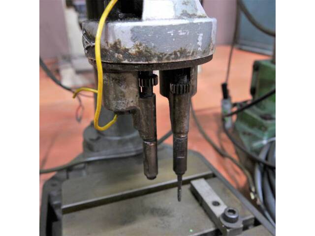 吉良鉄工 KTV-1 Desktop Drilling Machine Image 3