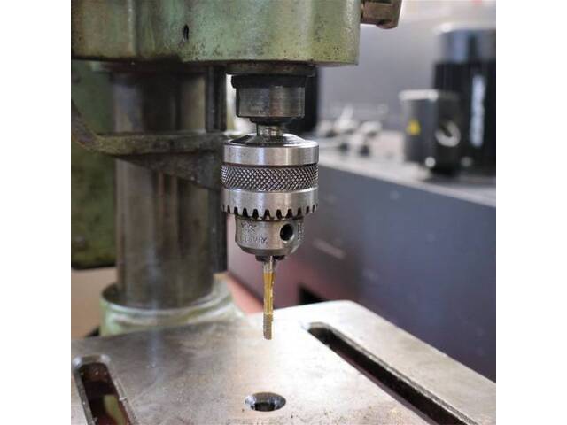 吉良鉄工 KRT-10 Desktop Drilling Machine Image 4