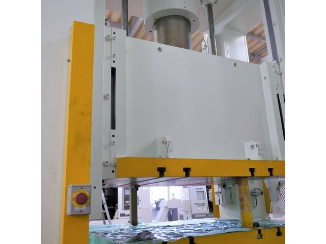 連傑油圧工業股_有限公司 LDO-150-20-1200×1000 Hydraulic Press Image 11