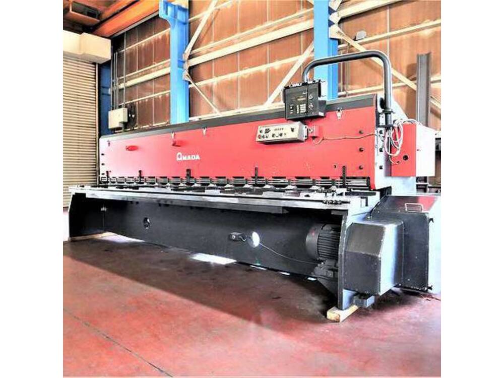 AMADA M-4045 Shearing Machine