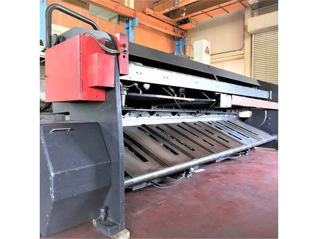 AMADA M-4045 Shearing Machine Image 5