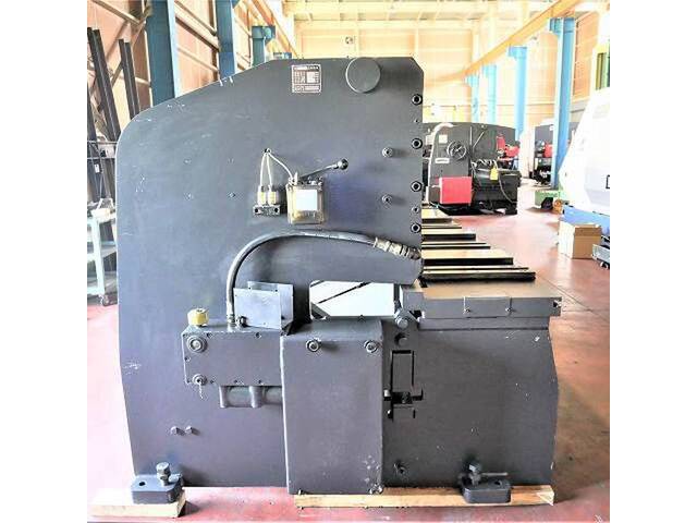 AMADA M-4045 Shearing Machine Image 8