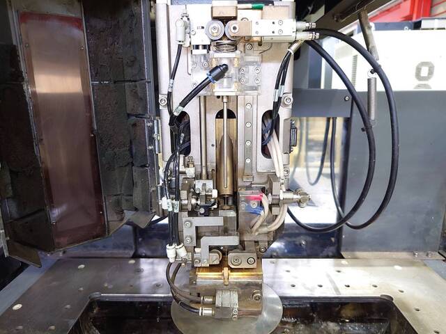 Mitsubishi Electric FA20PSM EDM (Wire) Image 7