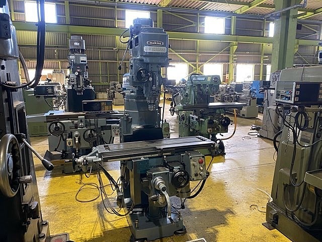 MAKINO KSJP-55 Vertical Milling Machine Image 2