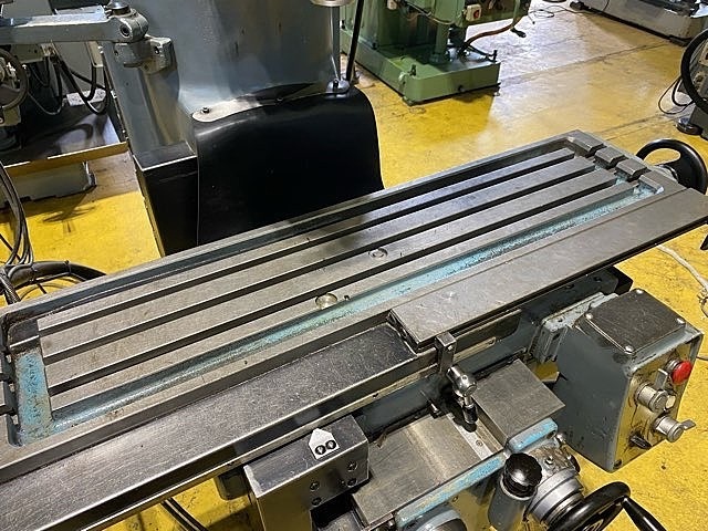MAKINO KSJP-55 Vertical Milling Machine Image 5
