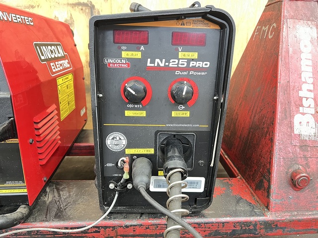 LINCOLN ELECTRIC V350PRO 溶接機 の画像 3枚目