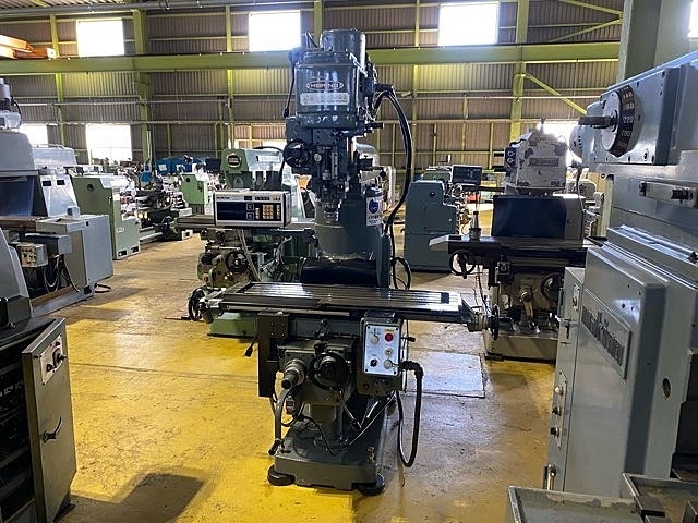 MAKINO KSJP-55 Vertical Milling Machine Image 1