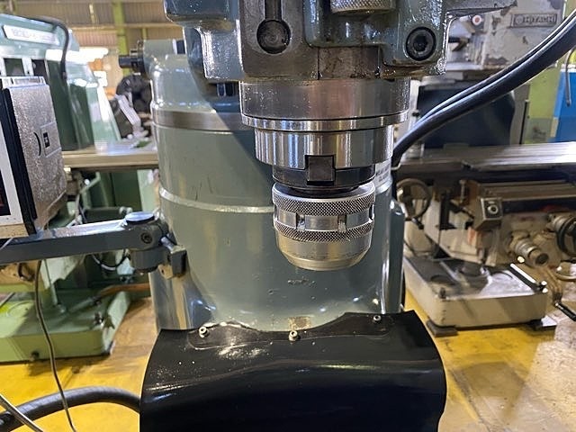 MAKINO KSJP-55 Vertical Milling Machine Image 4