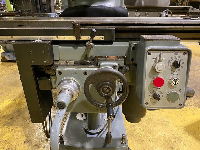 牧野フライス製作所 KVJP-55 立型フライス盤 の画像 7枚目