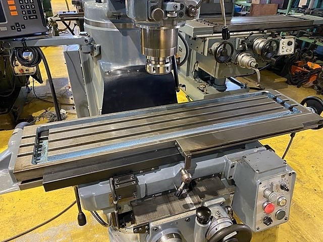MAKINO KVJP-55 Vertical Milling Machine Image 5