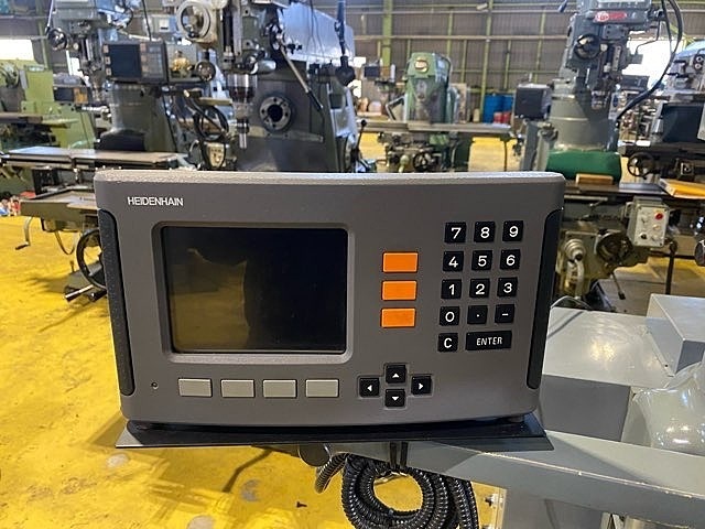 MAKINO KVJP-55 Vertical Milling Machine Image 7